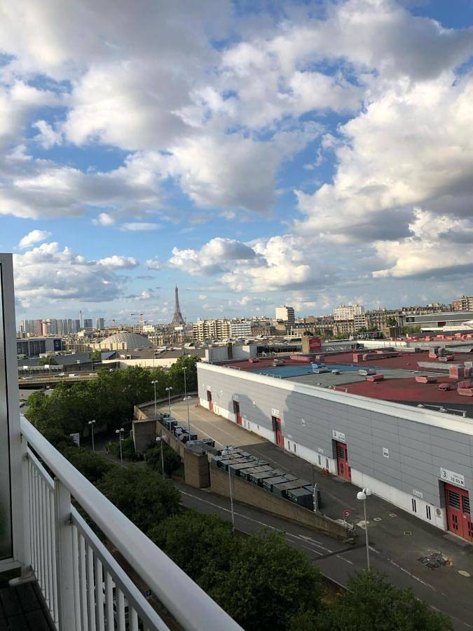 Chambre d’hôte pour 2 personnes, avec Balcon et Jacuzzi ainsi que Terrasse et Jardin à Issy-les-Moulineaux