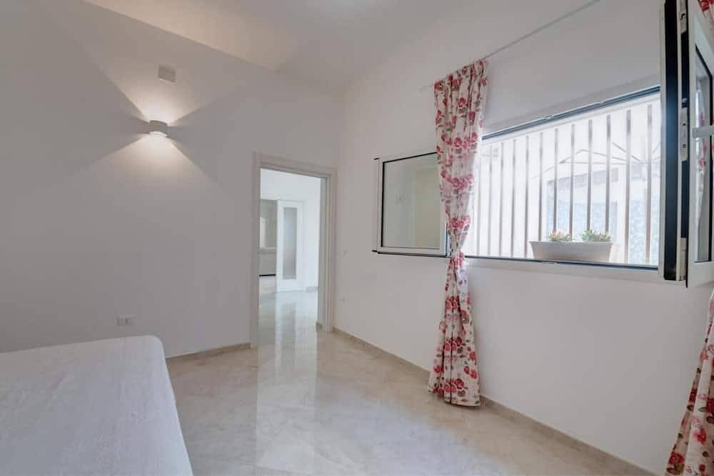 House Sunshine and Joy 10 minutes from the sea in San Vito dei Normanni, Salento