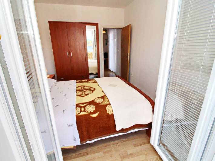 Ganze Wohnung, Apartments Nodilo - One Bedroom Apartment with Balcony and Sea View (Apt 1) in Mljet