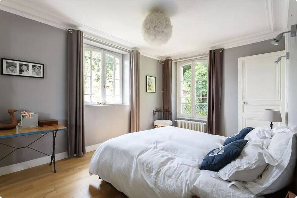 Beautiful family home with huge garden in Domaine national de Saint-Cloud, Ville-d'Avray
