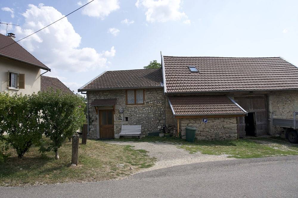 Maison De Vacances pour 6 Personnes dans Bénonces, Jura Francais