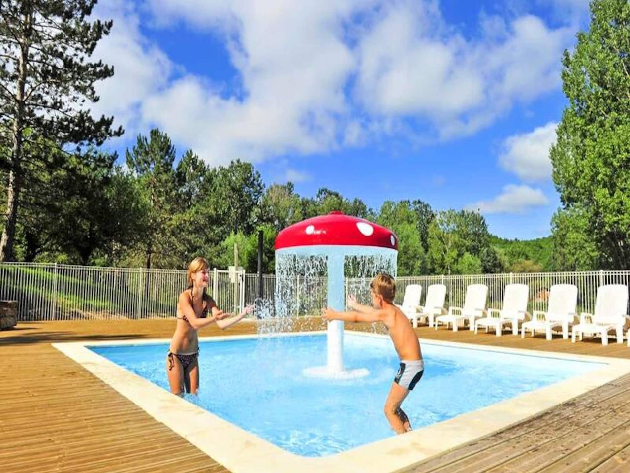 Appartement entier, Cottage à Coly avec accès privé au lac in La Cassagne, Périgord Noir