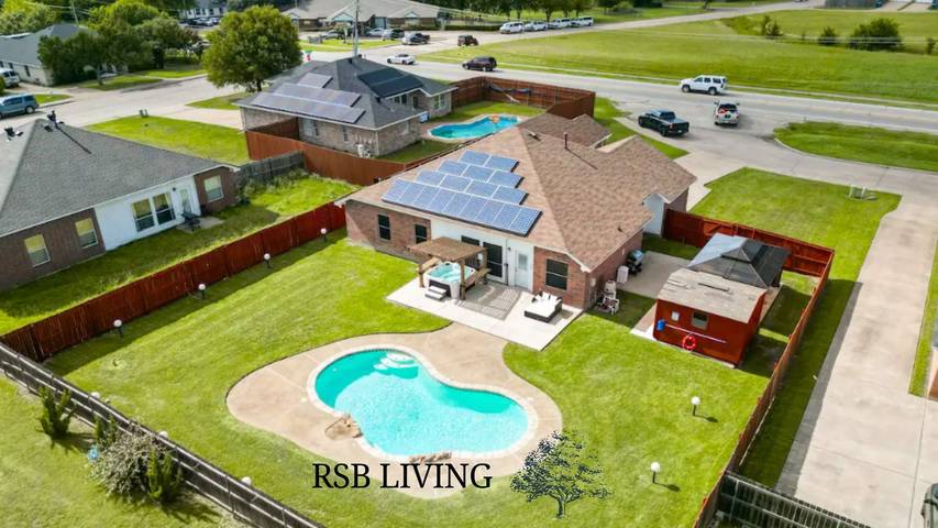 Villa for 16 people, with yard and terrace, with pets in Texas