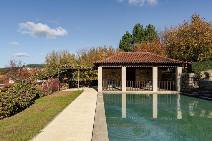 Gîte pour 2 personnes, avec Terrasse ainsi que Jardin et Piscine dans Tarouca