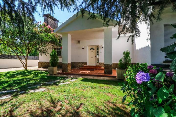 Casa rural para 16 personas, con piscina además de vistas y jardín en Valle del Tiétar - 3