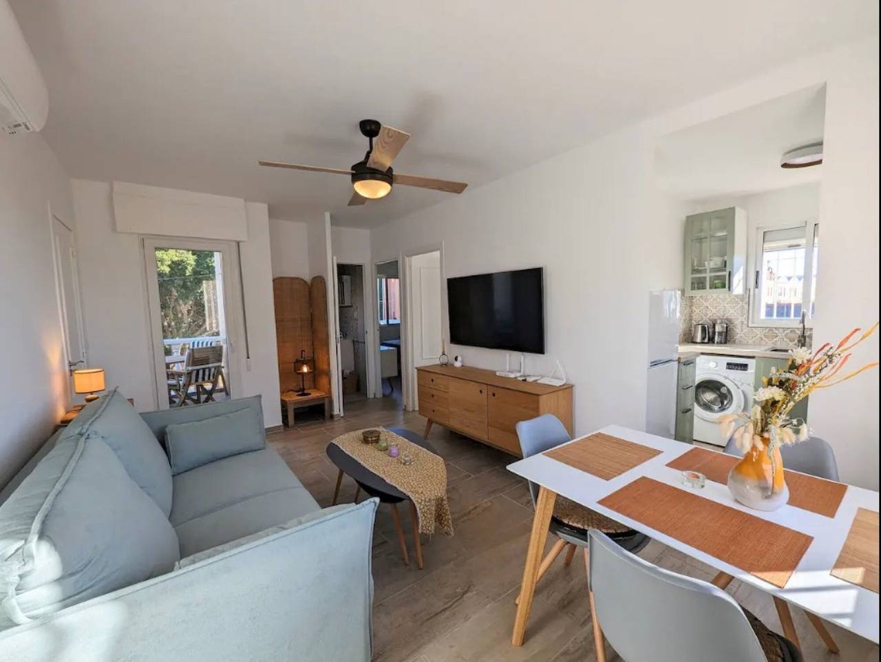 Apartment for 4 People in Las Calas, Torrevieja