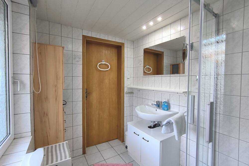 Ganze Wohnung, Mohnkopf: Fewo mit Terrasse - Fewo Mohnkopf in Jerrishoe, Grünes Binnenland