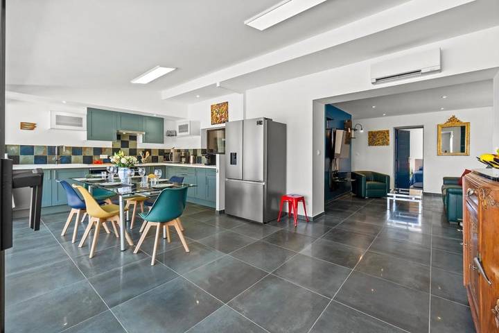 Location de vacances pour 8 personnes, avec vue et jardin dans Niolon - 3