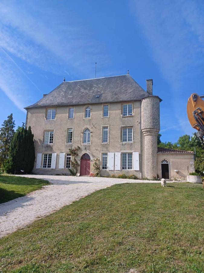 Chambre d’hôte pour 2 personnes, avec vue ainsi que jardin et piscine à Aulnay - 2