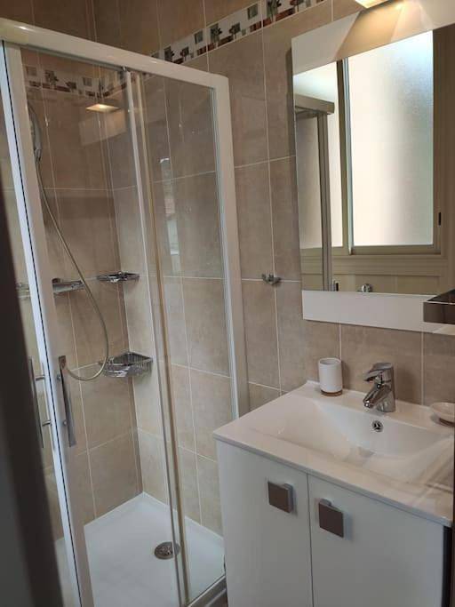 Appartement entier, One-Bedroom Apartment in Chamborigaud, Parc national des Cévennes