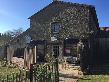Gîte pour 9 personnes, avec jardin et terrasse à Saint-Michel-Mont-Mercure