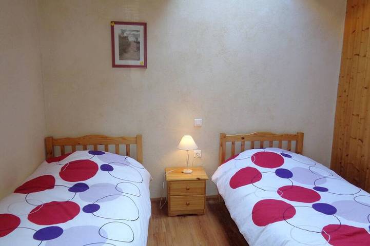 Gîte pour 4 personnes, avec Terrasse et Jardin à Neulise - 2