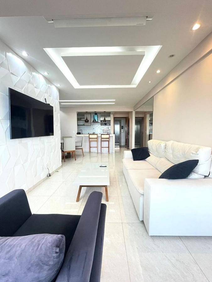 Casas e apartamentos de temporada para 2 pessoas, com balcão e piscina e ainda vista em Cabo Branco
