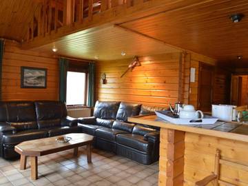 Maison de campagne pour 8 personnes, avec sauna et vue sur le lac ainsi que jardin et terrasse dans Sourbrodt