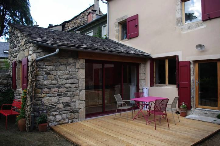 Gîte pour 8 personnes, avec Terrasse ainsi que Jardin et Piscine à Ispagnac - 2