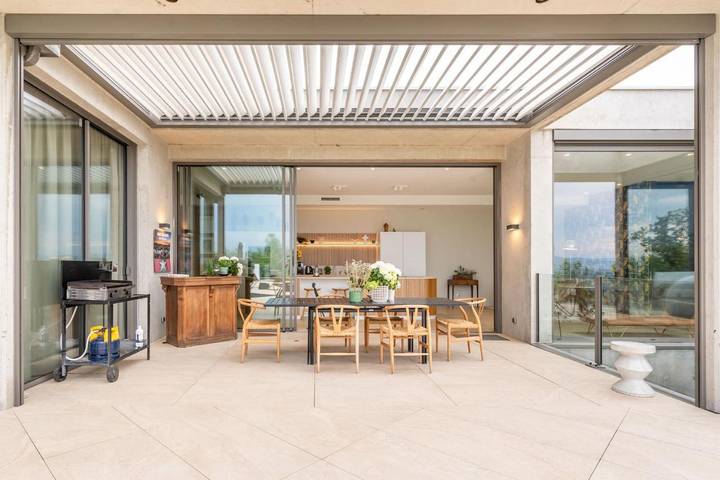 Location de vacances pour 8 personnes, avec piscine ainsi que terrasse et jardin à Saint-Didier-au-Mont-d'Or - 2