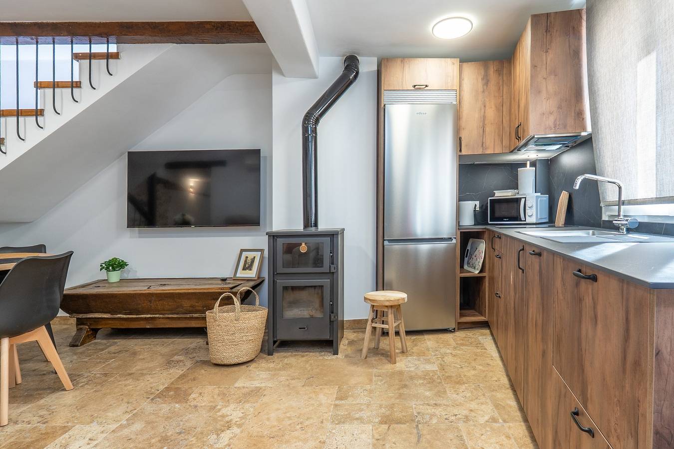 Apartamento entero, Chalet 'Las Casillas' con terraza privada, Wi-Fi y aire acondicionado in Entorno de Sierra Nevada, Güejar Sierra