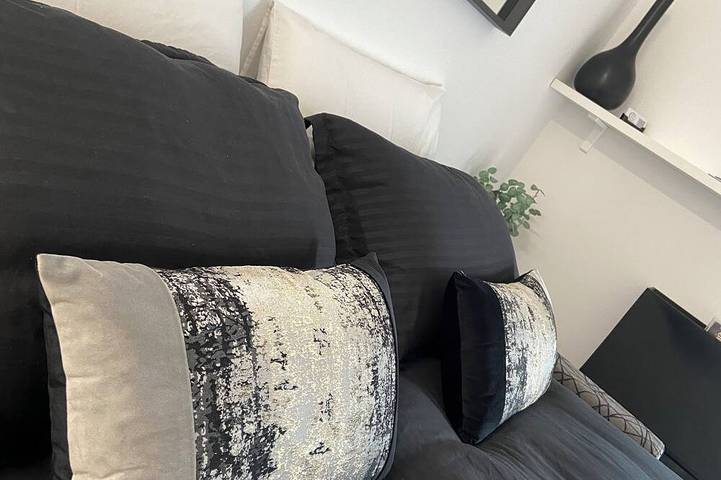 Appartamento intero, Un Nido In Valtellina con Bagno Privato e Giardinetto - Pulito e Luminoso! in Morbegno (Borgo), Morbegno