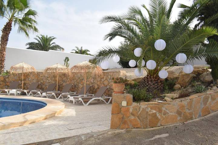 Chalet para 6 personas, con jardín además de vistas y piscina, Se admiten mascotas en l'Alacantí - 4