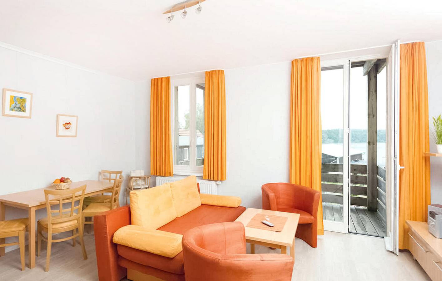 Ganze Ferienwohnung, Ferienwohnung am See in Rheinsberg | Parkplatz, Internet, kinderfreundlich in Rheinsberger See, Rheinsberg