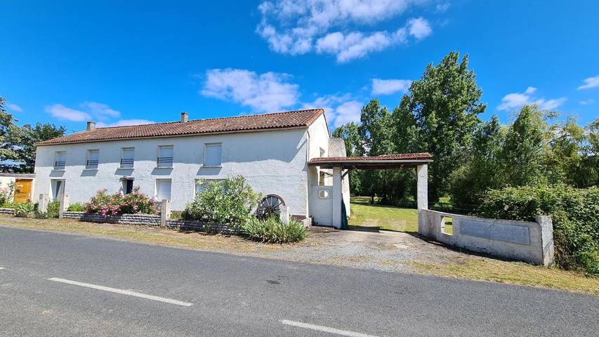 Location de vacances pour 23 personnes, avec piscine à Saint-Hilaire-le-Vouhis - 4