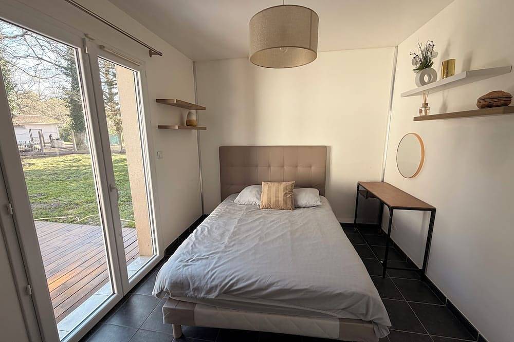House with swimming pool, ideal for vacations & professional stays. in Saint-Jean-d'Illac, Bordeaux und Umgebung
