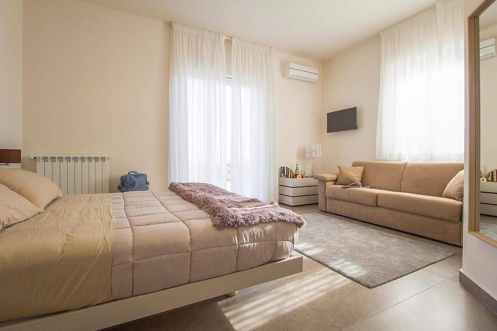 Lovely home in Viagrande in Viagrande, Ätna