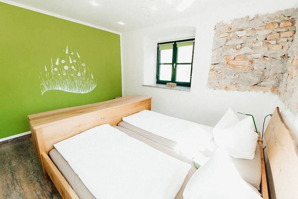 Ganze Wohnung, Ferienwohnung \"Blumenwiese\" mit Balkon 65qm in Schwarzach b.Nabburg, Naturpark Oberpfälzer Wald