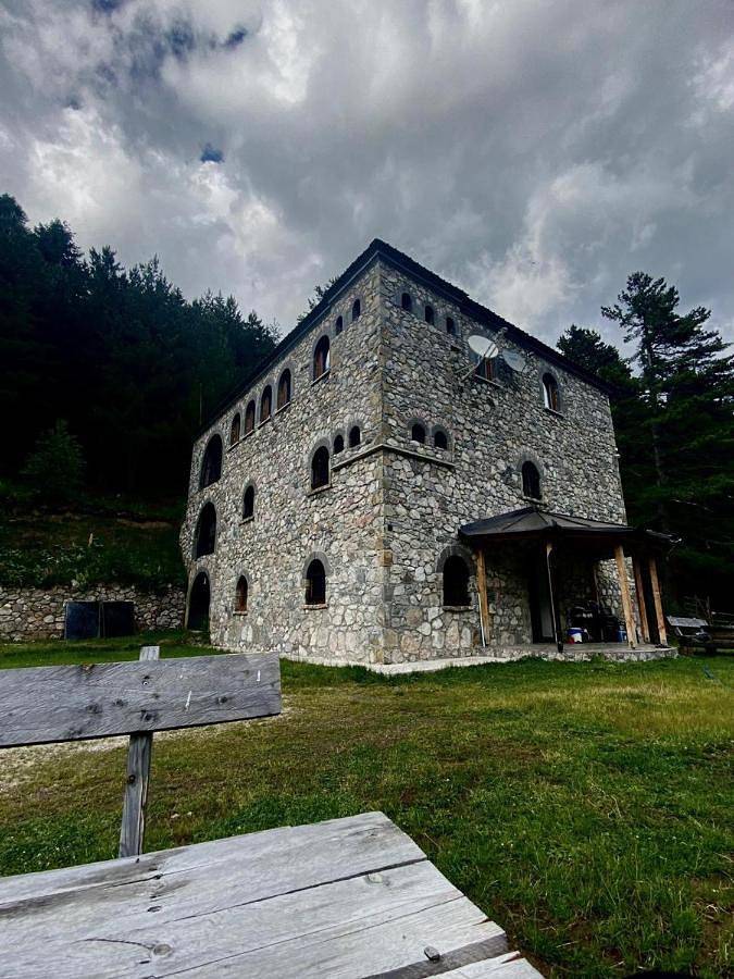 Ferienhaus für 2 Personen, mit Ausblick und Garten, mit Haustier in Kosovo