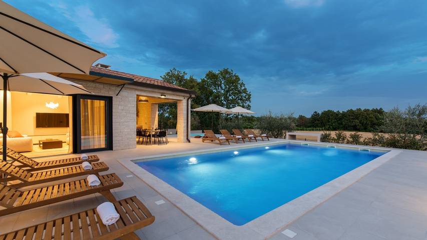 Villa für 8 Personen, mit Sauna und Pool sowie Garten in Porec und Umgebung - 2