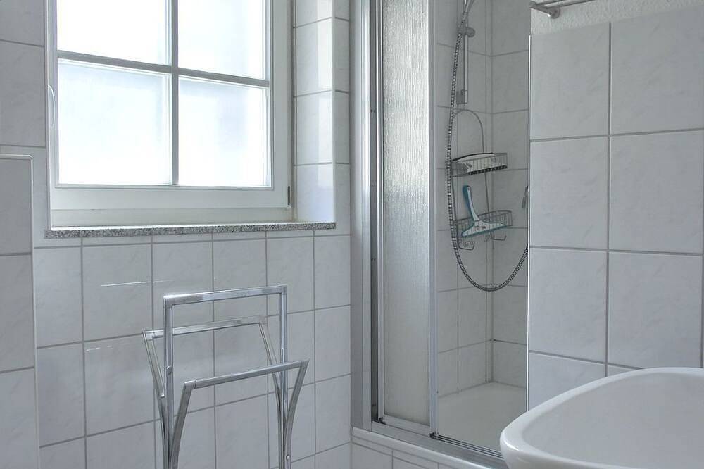 Ganze Wohnung, Nur ca. 300m bis zum feinen Sandstrand nah an Warnemünde in Markgrafenheide. - in Markgrafenheide, Rostock