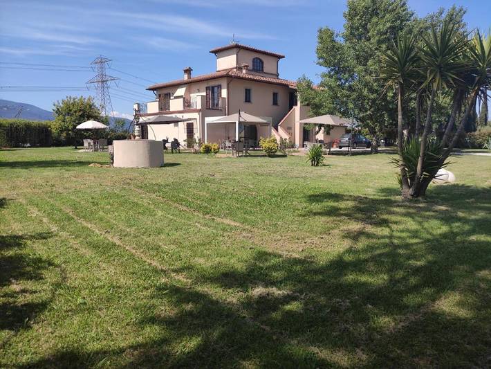 B&b per 2 persone, con Terrazza e Giardino nonché Panorama a Pontedera