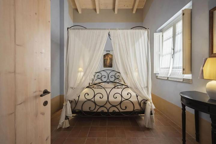 Rustico per 8 persone, con Balcone e Idromassaggio nonché Terrazza e Giardino a Grosseto