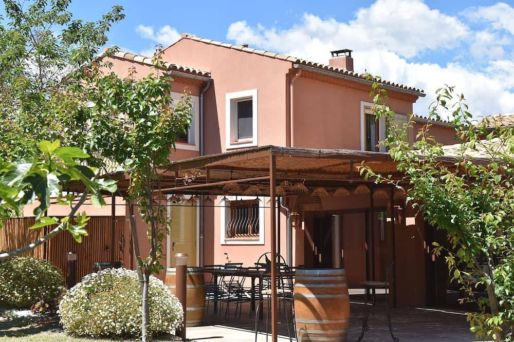 Chambre d'hôtes with swimming pool, jacuzzi, sauna and working in the vineyards  in La Cadière-d'Azur, Region de Toulon