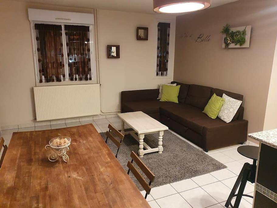 Appartement entier, One-Bedroom Apartment in Écully, Lyon et ses environs