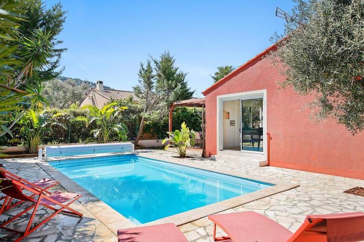 Maison d’hôte pour 8 personnes, avec terrasse ainsi que jardin et piscine