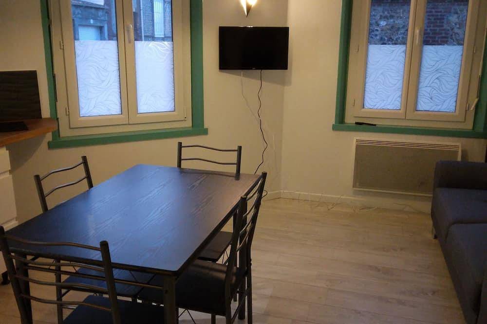 Appartement entier, Studio à 50 mètres les pieds dans l'eau in Fécamp, Région du Havre