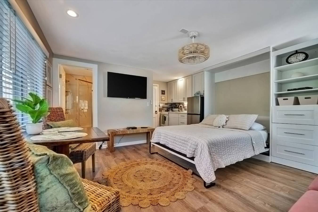 Estudio entero, Luxury Waterside Suite 2mins 2 beach   heated pool in Clearwater Beach, Clearwater