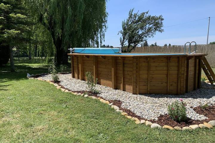 Gîte pour 6 personnes, avec Terrasse ainsi que Jardin et Piscine
