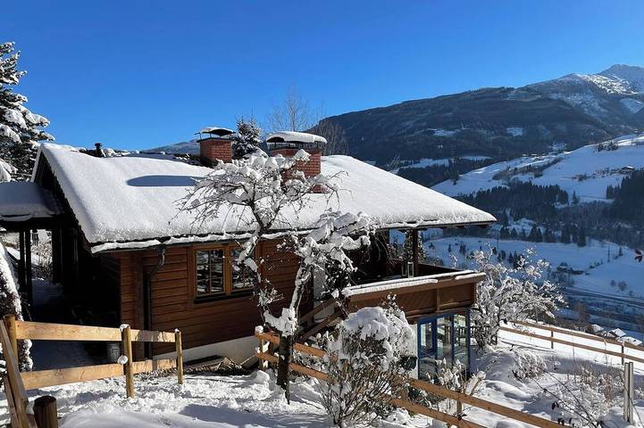 Chalet für 8 Personen, mit Pool und Balkon sowie Garten - 1