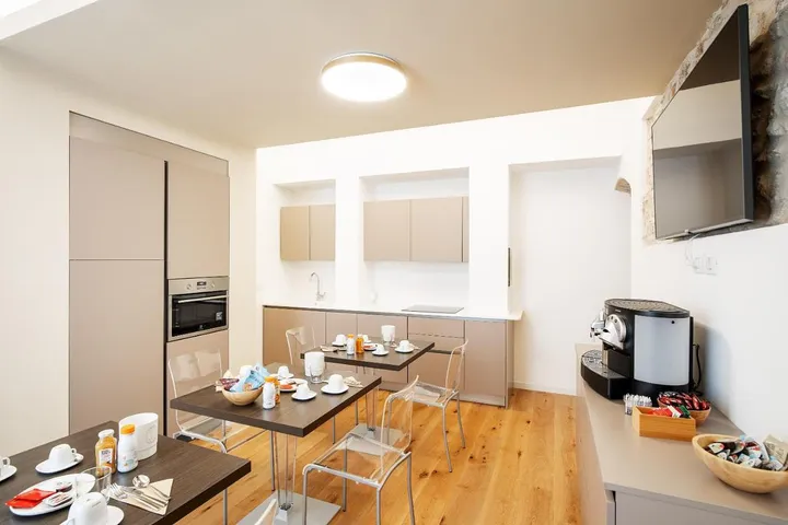 Alojamiento y desayuno para 2 personas, con vistas y terraza - 1