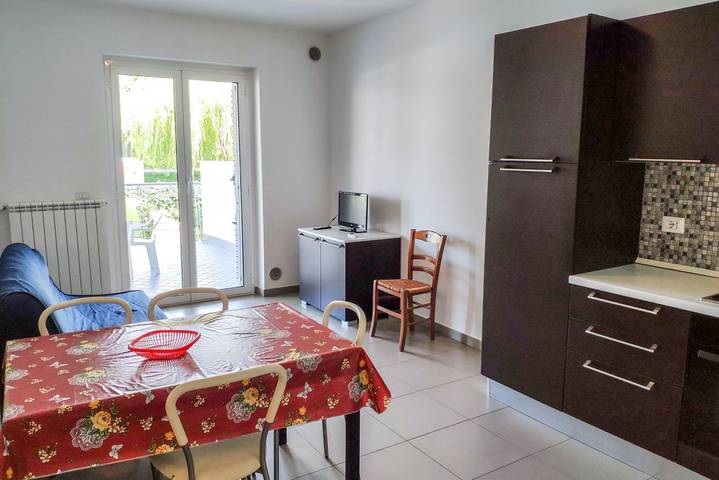 Gîte pour 4 personnes, avec jardin et piscine, animaux acceptés à Pineto - 2