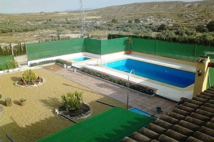 Gîte pour 5 personnes, avec Jacuzzi ainsi que Jardin et Piscine