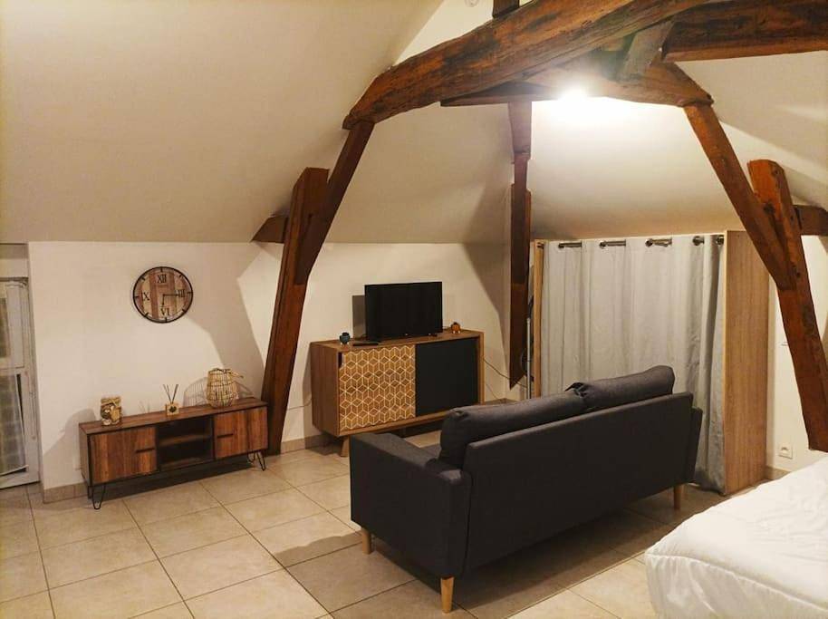 Studio en pleine campagne avec jardin privatif in Bournand, Vienne (France)