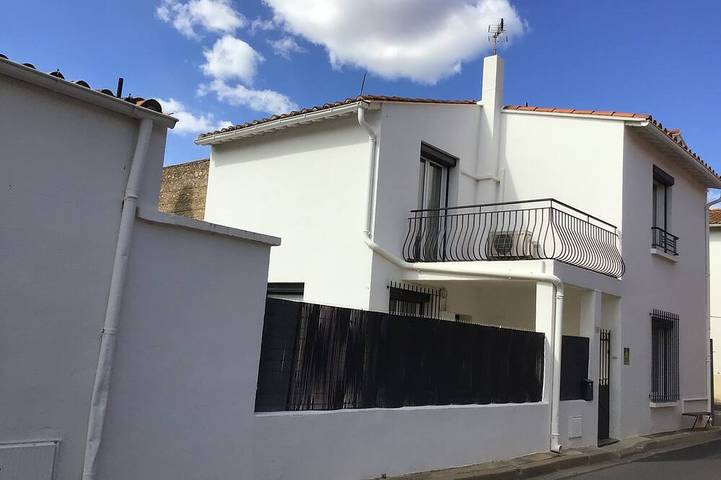 Location de vacances pour 4 personnes, avec jardin à Théza