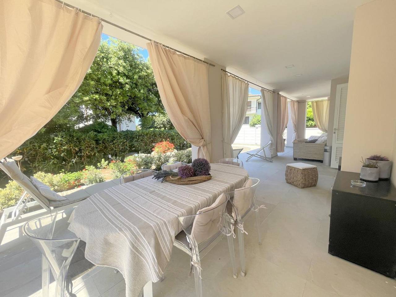 Entire apartment, Apartment 'Villa Atusca' with Private Garden, Wi-Fi and Air Conditioning in Castiglioncello, Etruscan Coast