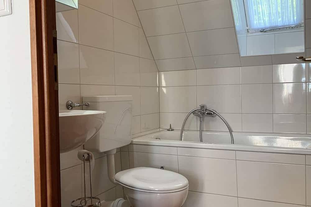 Ganze Wohnung, Ferienwohnung \"Möltenorter Strand\" - Appartement/Fewo, Badewanne, Wc, Wohn in Kieler Förde, Heikendorf
