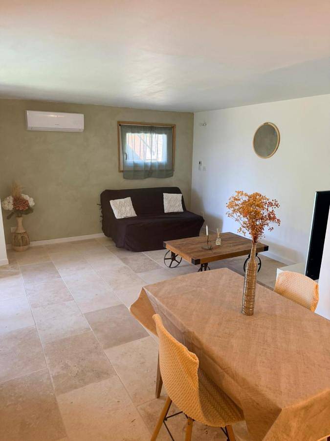 Gîte pour 2 personnes, avec terrasse et jardin à Château-Arnoux-Saint-Auban - 3