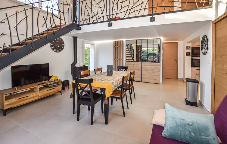 Ferienhaus mit Mont-Ventoux-Blick, Pool, Wlan und Klimaanlage in Villes-sur-Auzon, Parc naturel régional du Mont-Ventoux