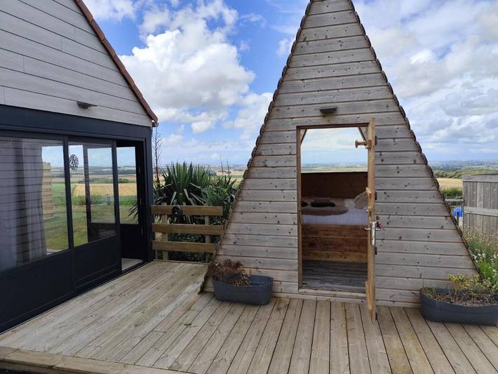 Tente pour 2 personnes, avec Jacuzzi et Terrasse ainsi que Jardin et Vue dans le Pas-de-Calais